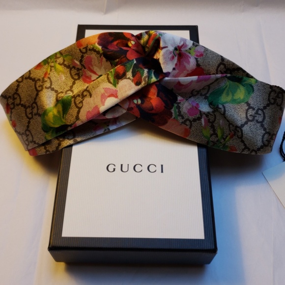 Gucci Accessories - 🌟🌟SOLD🌟🌟 Gucci Blooms Satin Headband